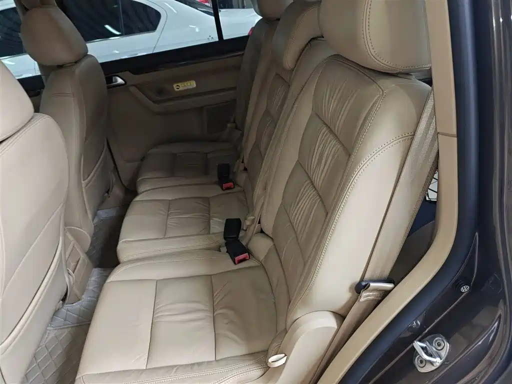Volkswagen Touran 2013 1.4T DSG Comfort 5-seater фото 17