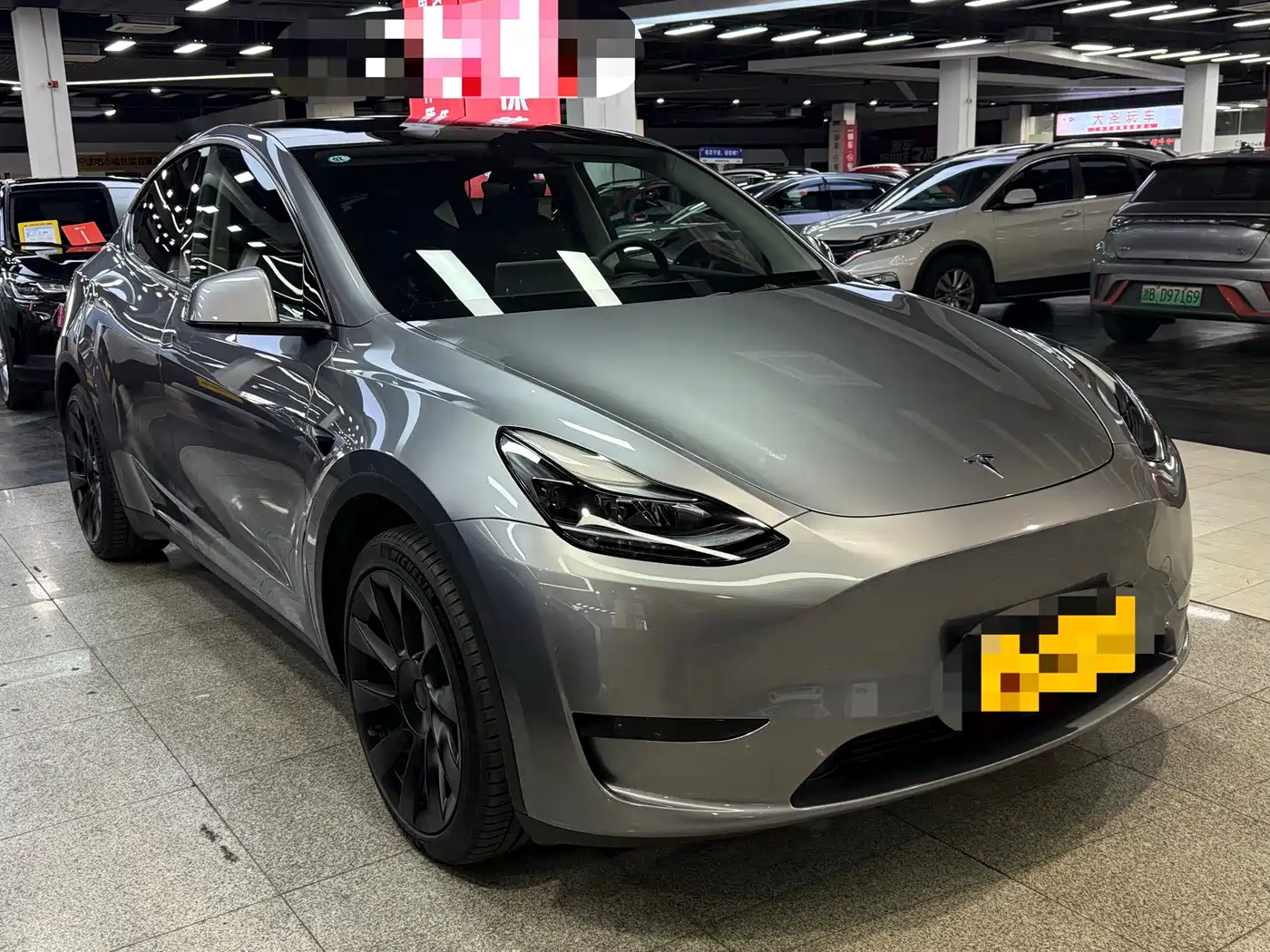 TESLA MODEL Y