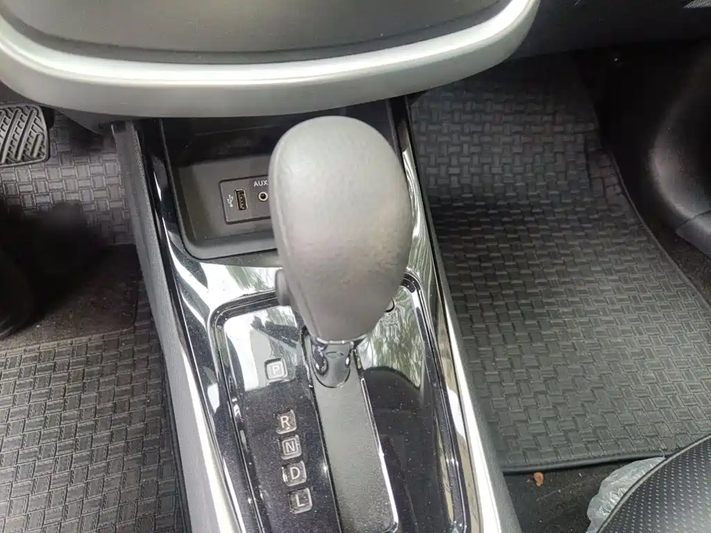 Nissan Tiida, миниатюра 7