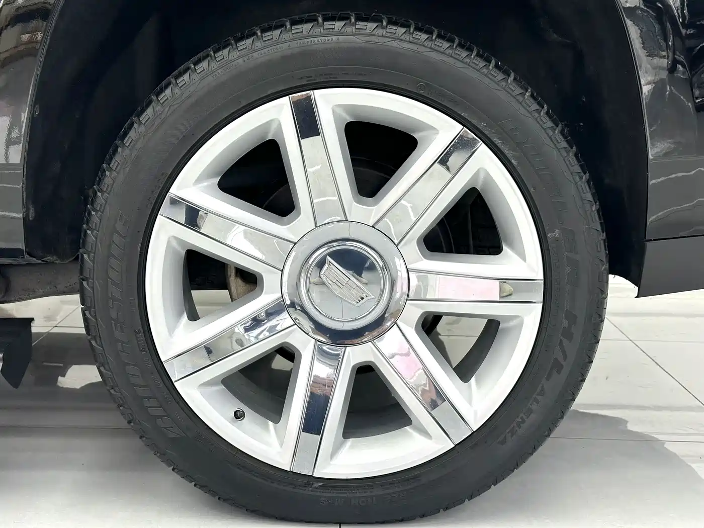 Фото 21 - Cadillac Escalade