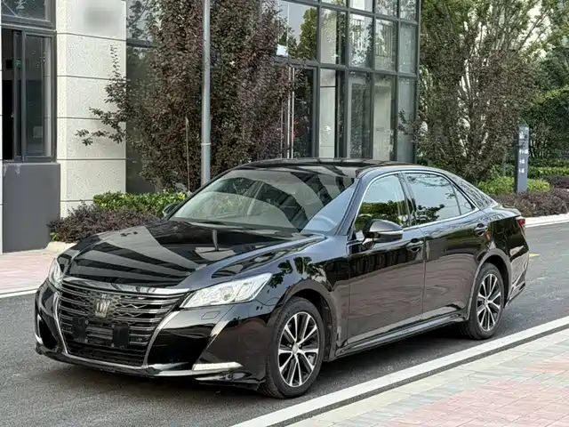  Toyota Crown 2018 2.0T Fashion Edition