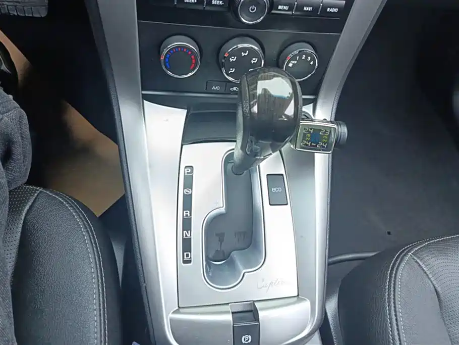 Chevrolet Captiva 2015 2.4L 2WD Urban Edition 7-seater фото 16