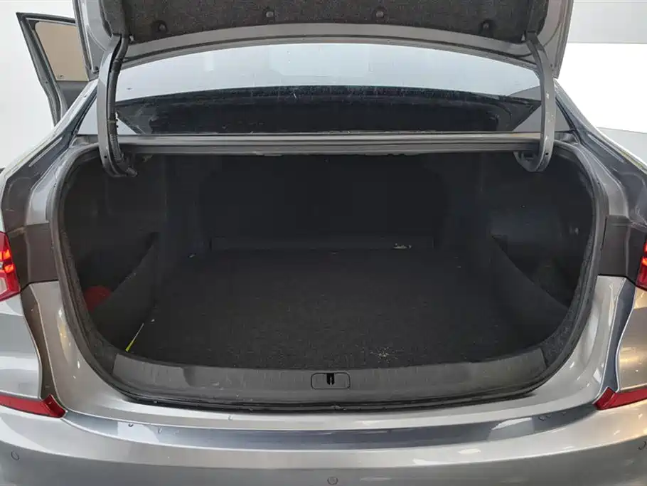 Chevrolet Monza 2022 Mild Hybrid RS 330T Automatic Comfort Edition фото 4