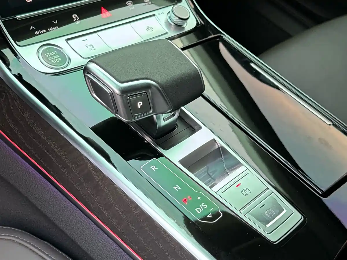 Audi A8 2024 2024 Model A8L 45 TFSI quattro Luxury