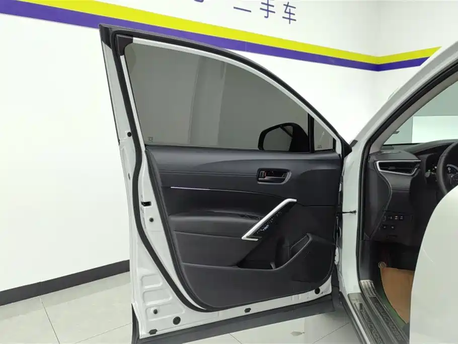 Toyota Corolla Cross 2023 Hybrid 2.0L Pioneer Edition фото 7