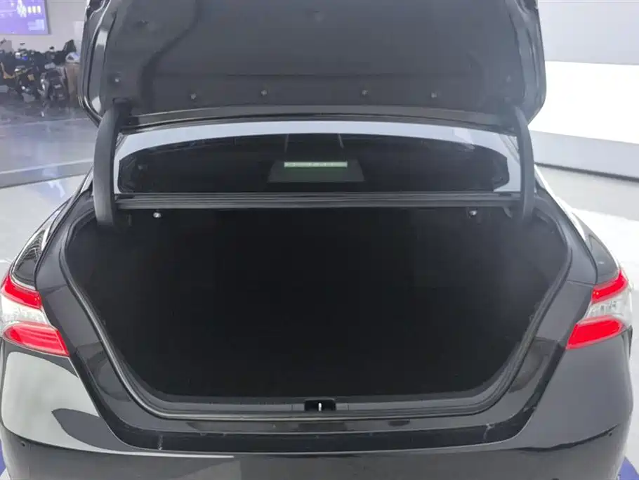 Toyota Camry 2018 2.0S Sport Edition фото 4
