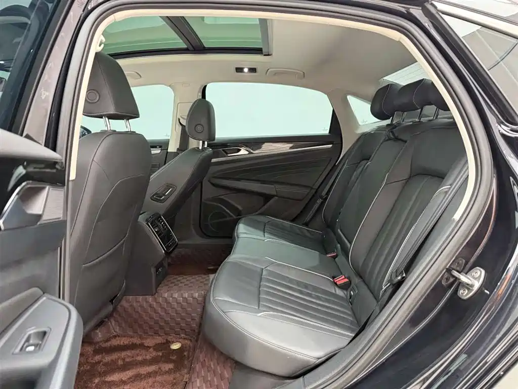 Volkswagen Passat 2023 Facelift 330TSI Elite Edition фото 17