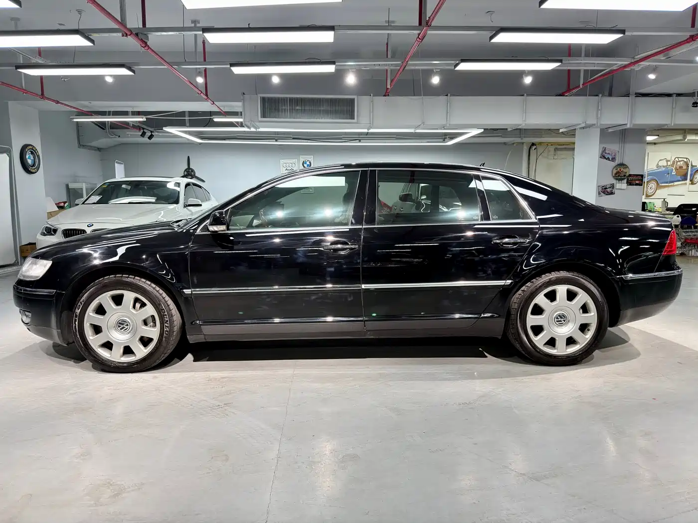Volkswagen Phaeton 2007 Model 3.2L V6 5-Seat Base фото 4