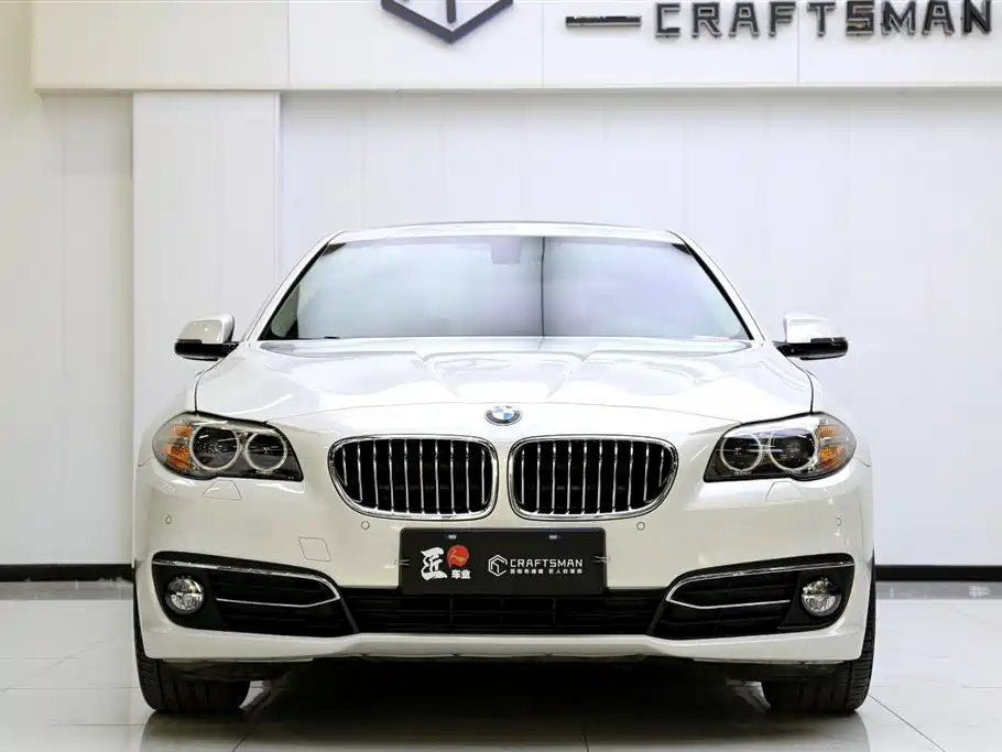 BMW 5 Series 2017 525Li Luxury Design Package фото 18
