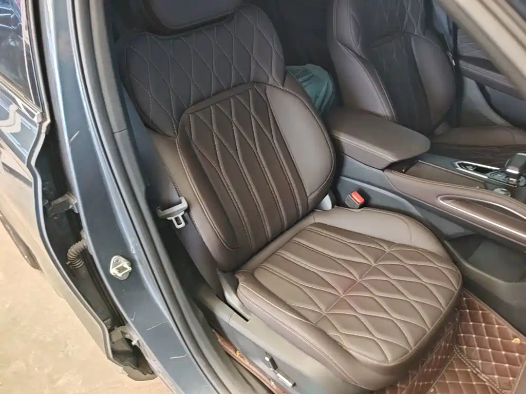 Фото 25 - Geely Monjaro