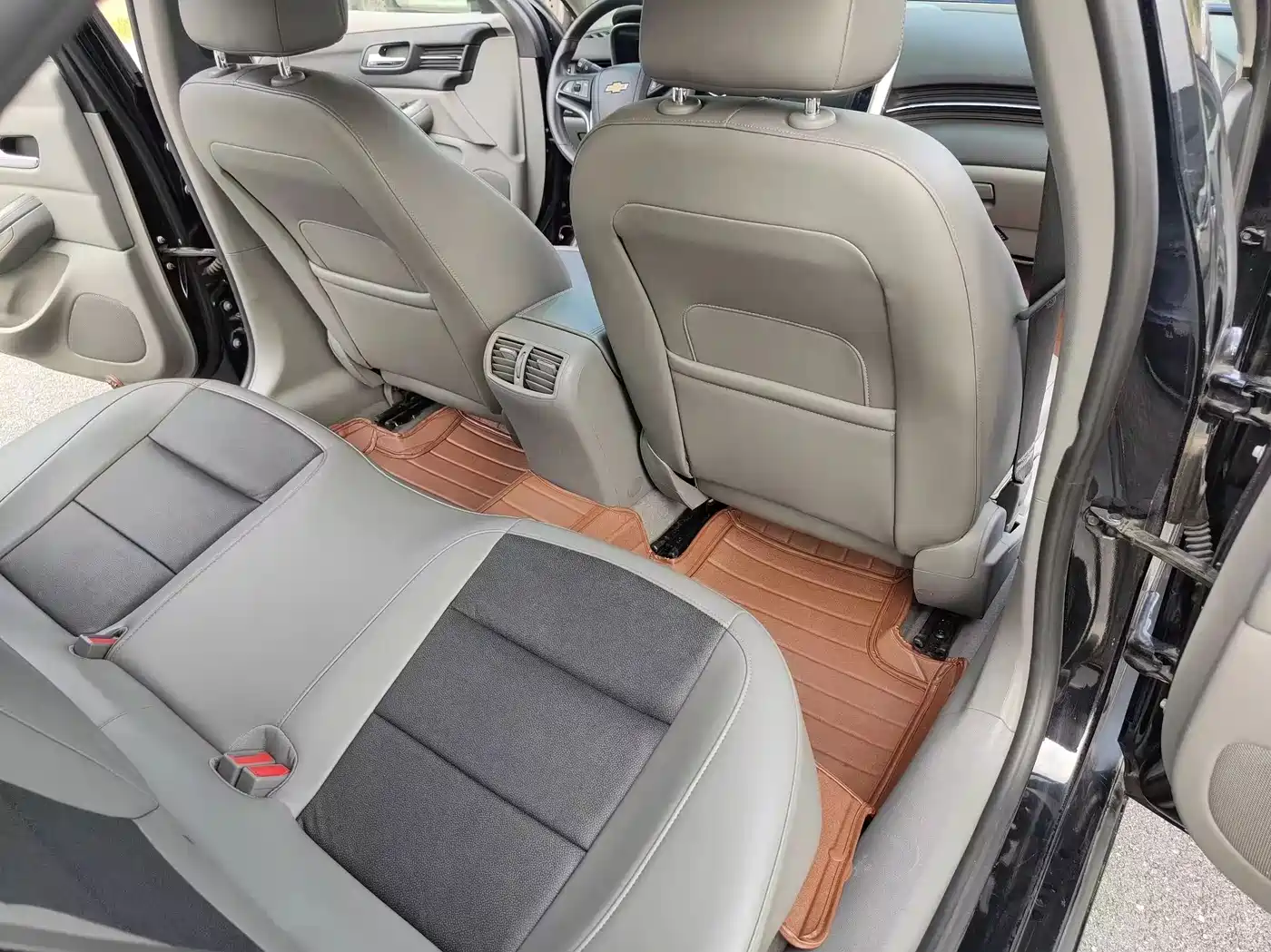 Chevrolet Malibu 2012 2.0L Automatic Luxury Edition фото 9