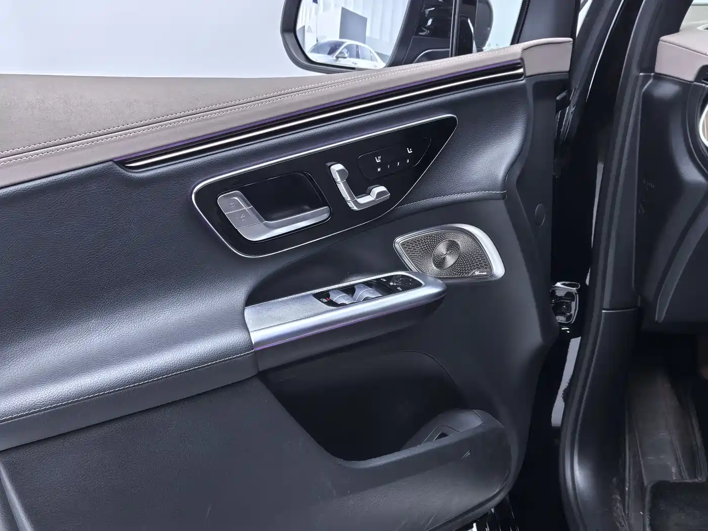 MERCEDES-BENZ EQE SUV