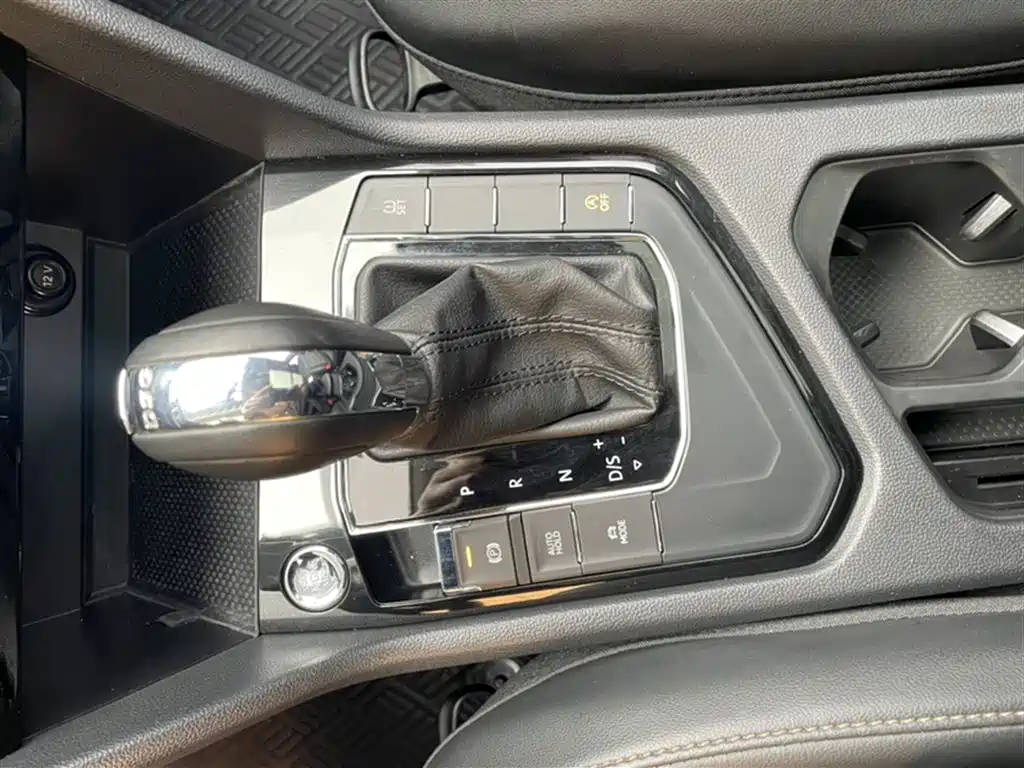 Volkswagen Tharu 2019 330TSI AWD Luxury Edition China VI фото 18