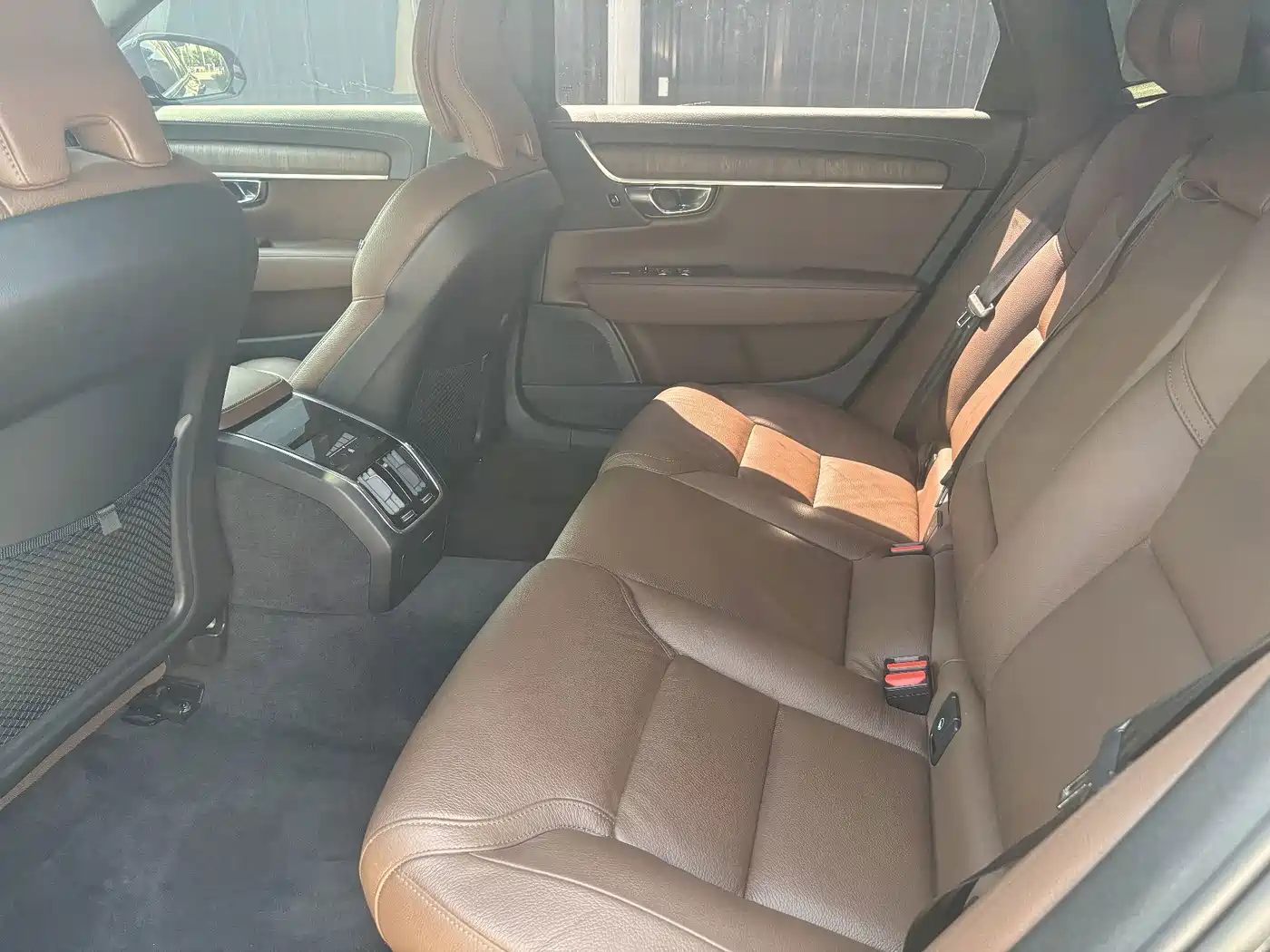 Photo 6 - Volvo S90
