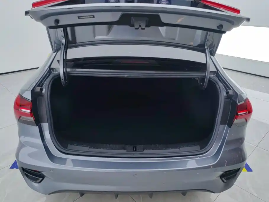 Фото 4 - Roewe i5