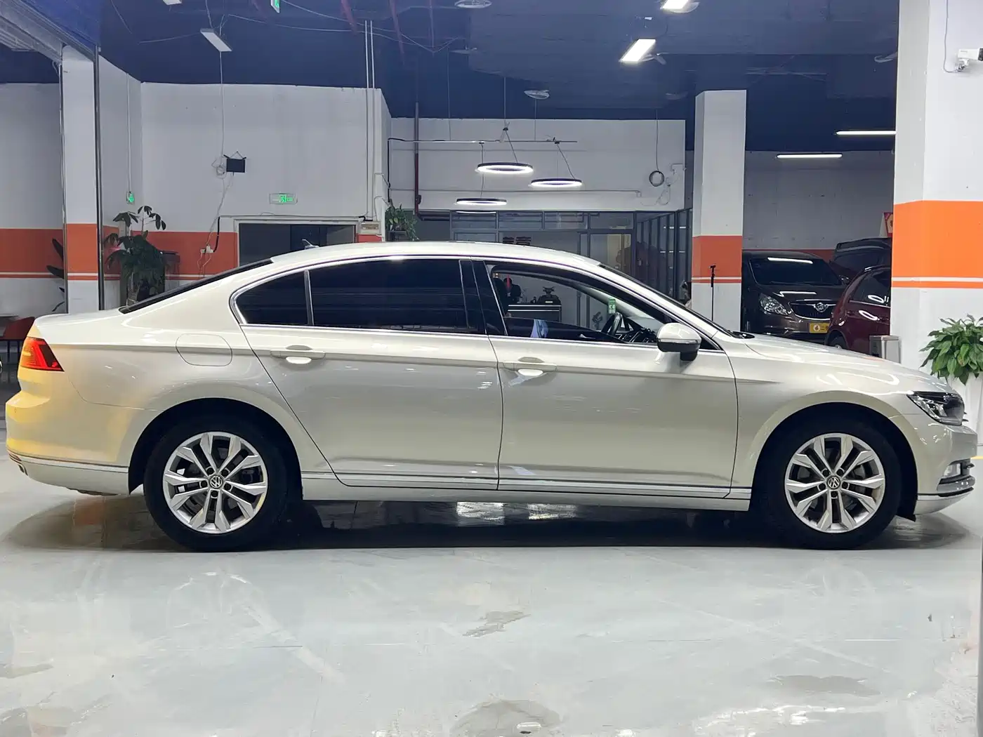 Volkswagen Magotan 2019 330TSI DSG Luxury Class China VI фото 8