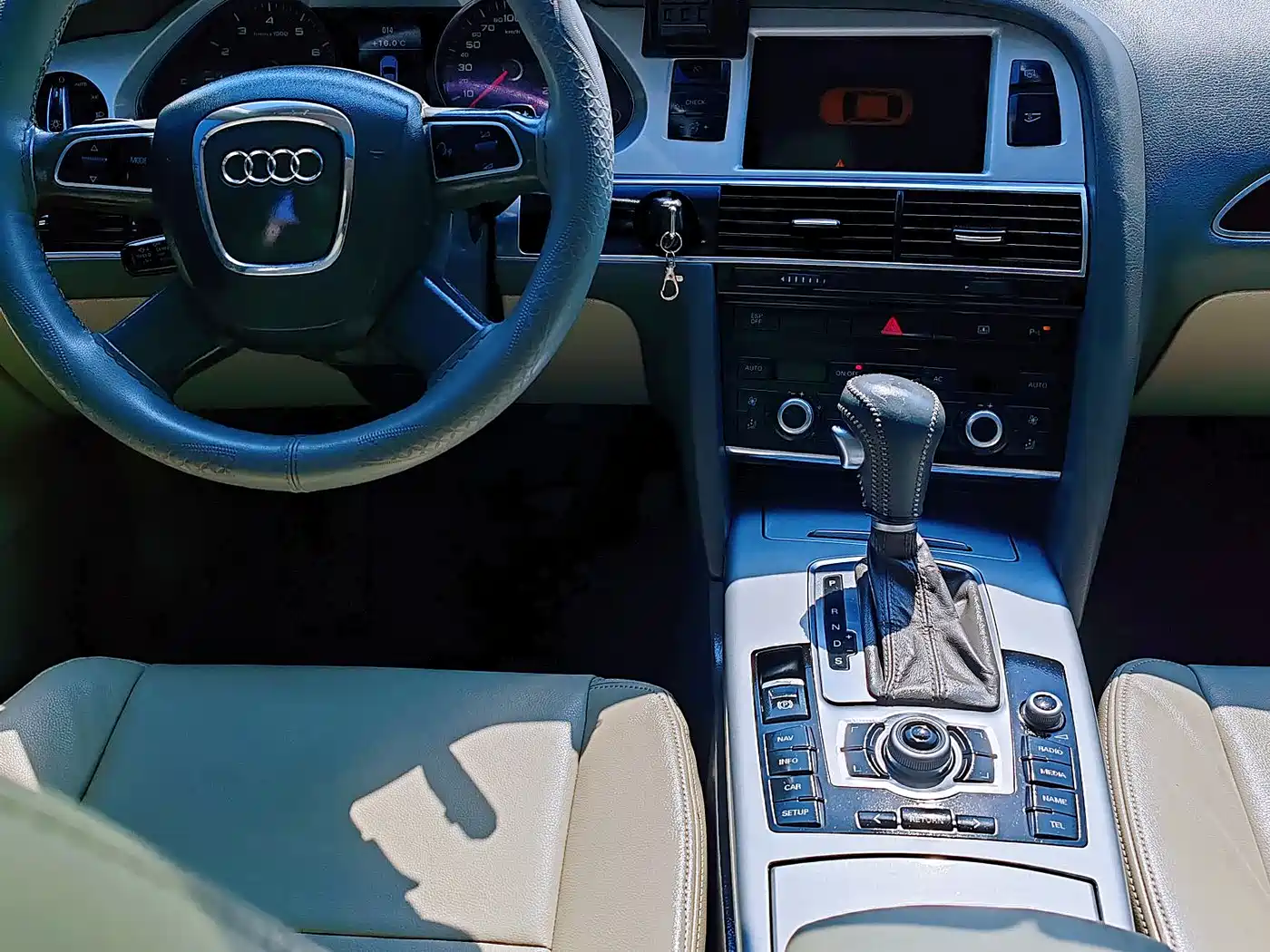 Audi A6L 2010 2.0 TFSI Automatic Standard фото 20