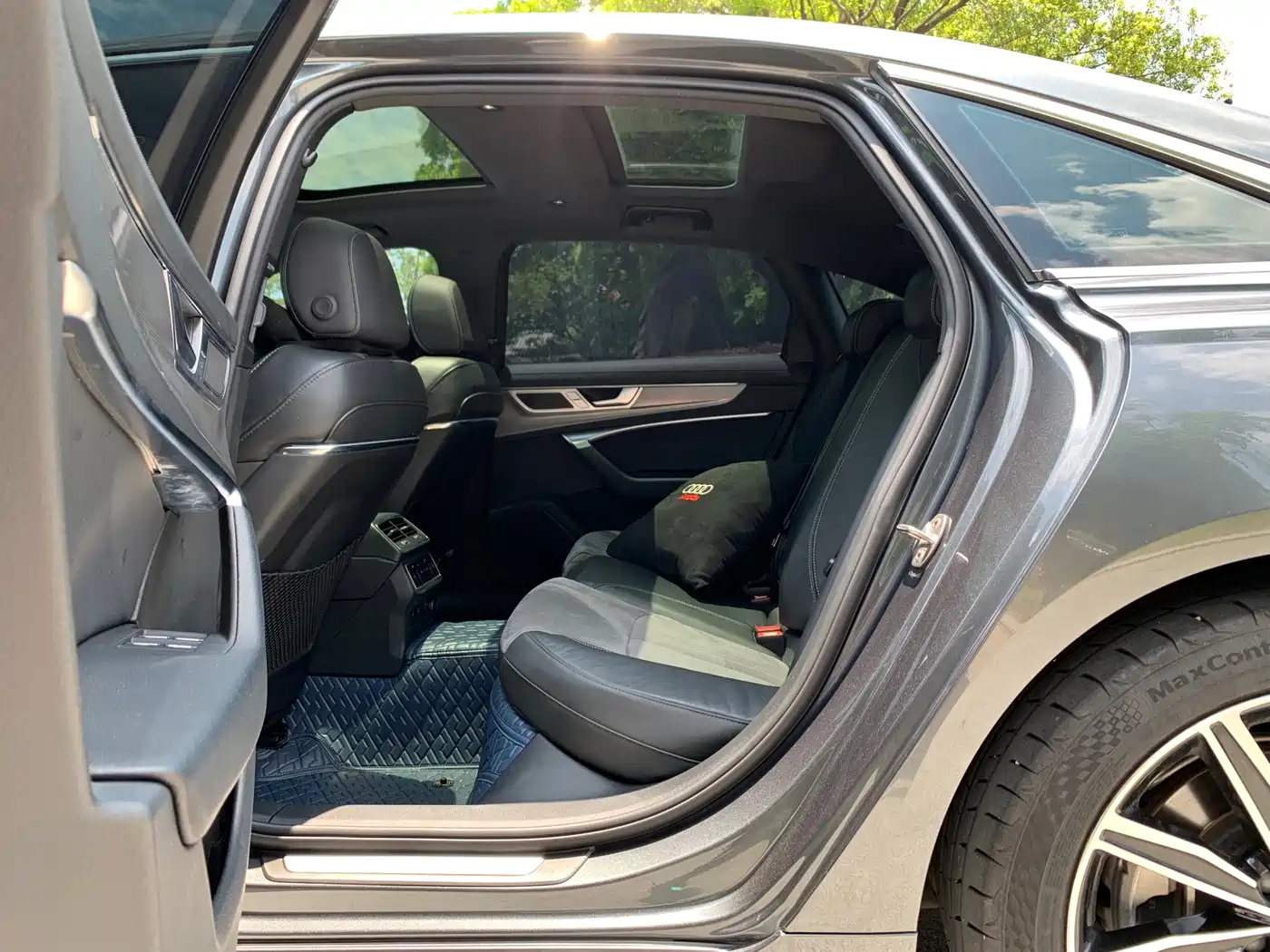 Фото 5 - Audi A6L