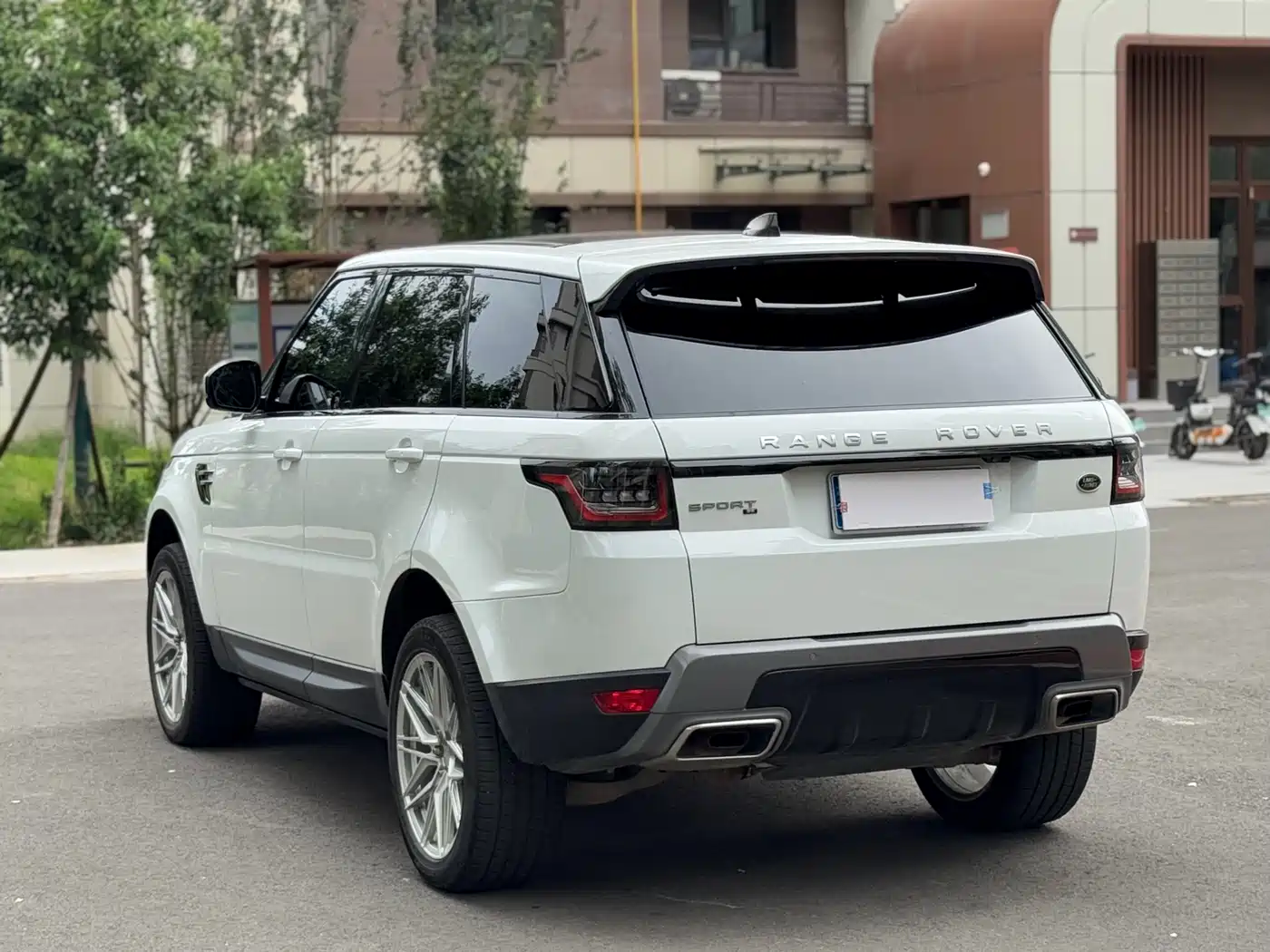 Land Rover Range Rover Sport 2021 3.0 L6 SE фото 8