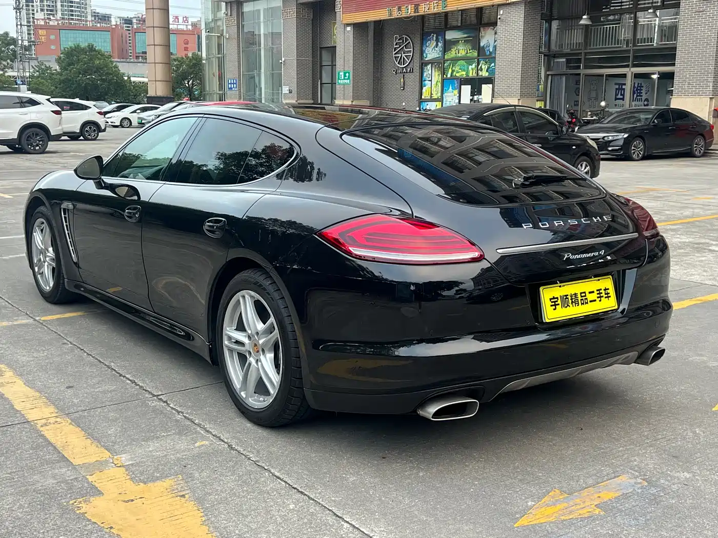Porsche Panamera 2013 Panamera Platinum Edition 3.6L фото 4