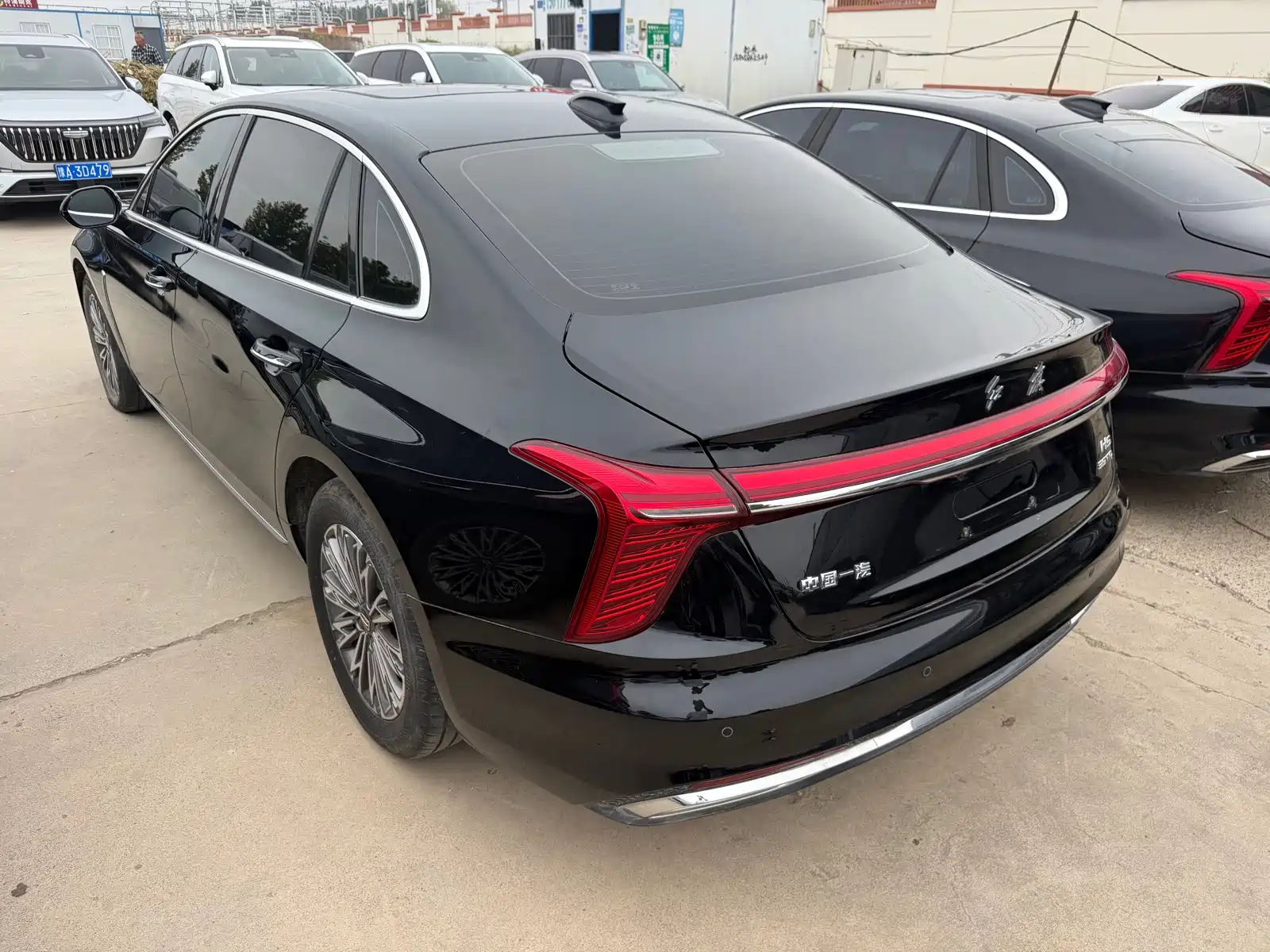 صورة 16 - Hongqi H5