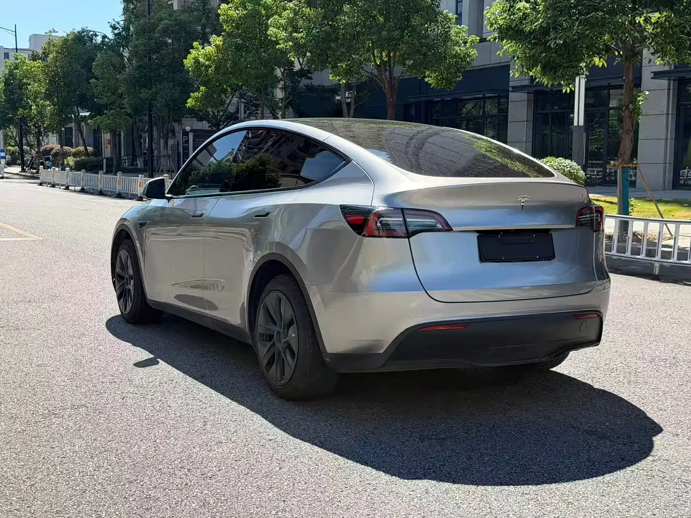 Фото 10 - Tesla Model Y