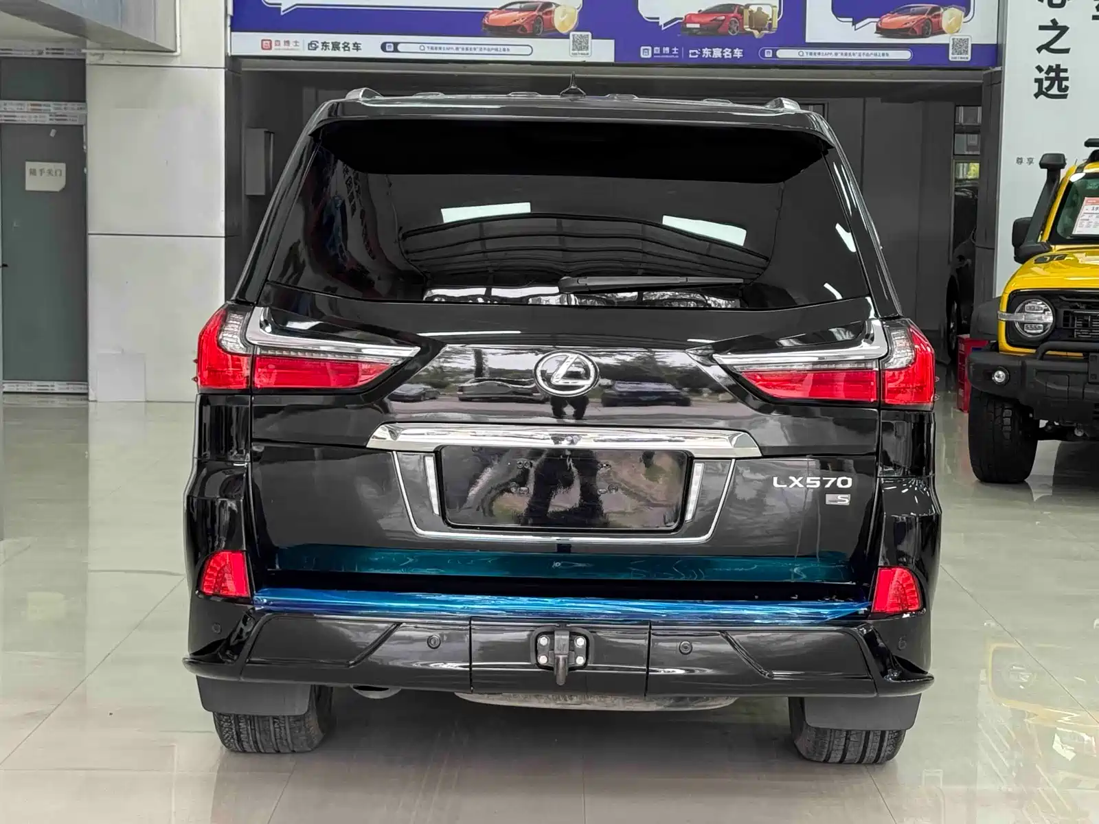 Фото 7 - Lexus LX