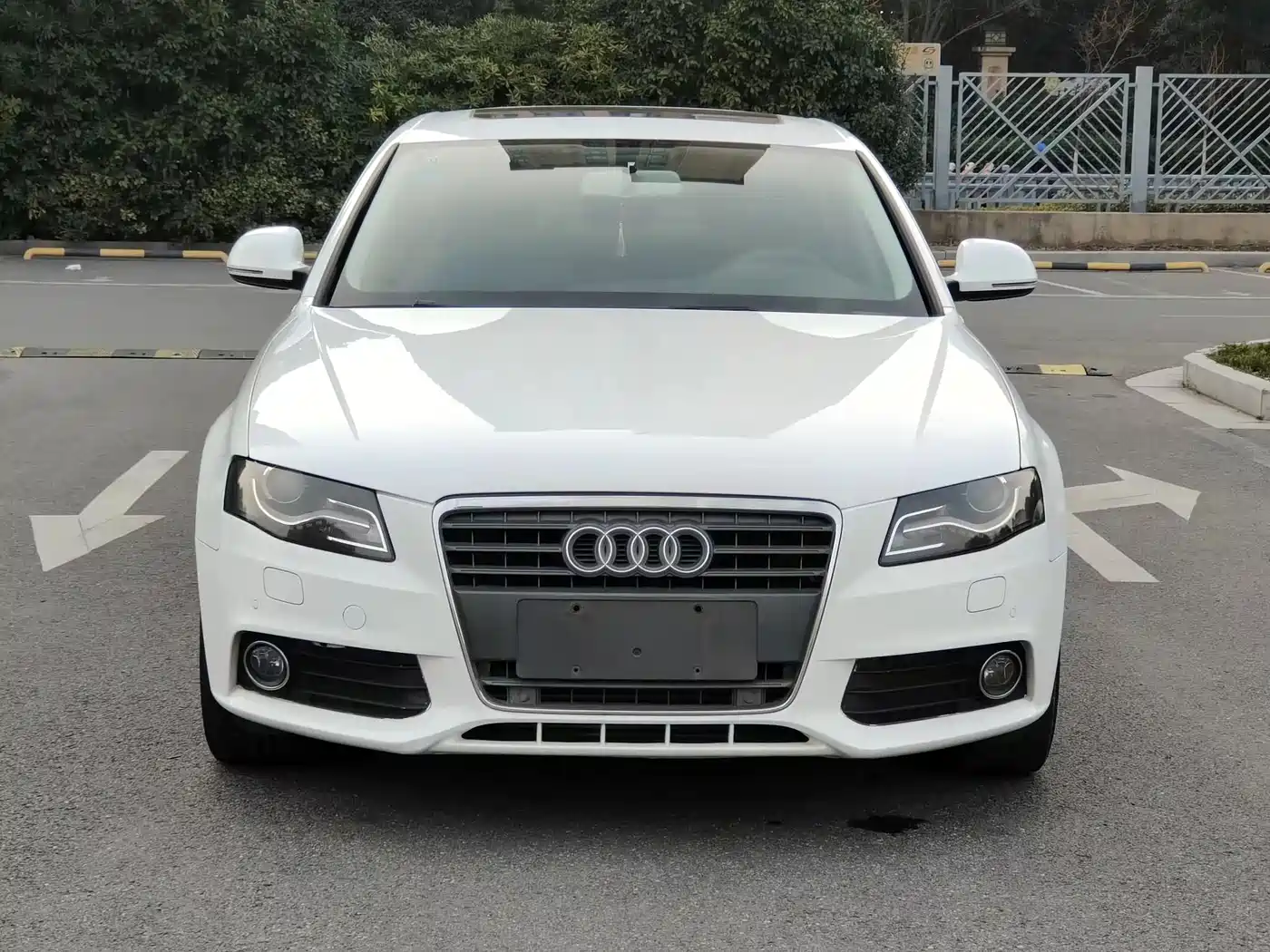 Audi A4L 2012 2.0 TFSI Auto Standard фото 2