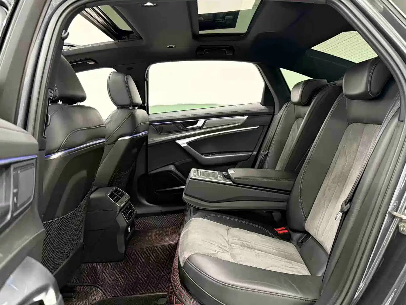 Photo 5 - Audi A6L