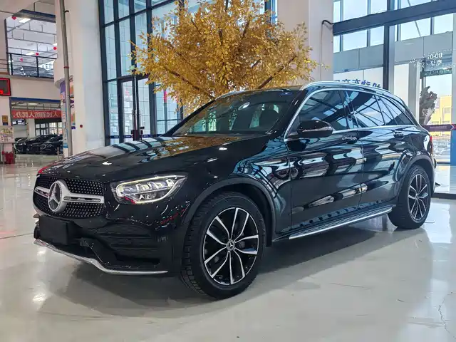 MERCEDES-BENZ GLC
