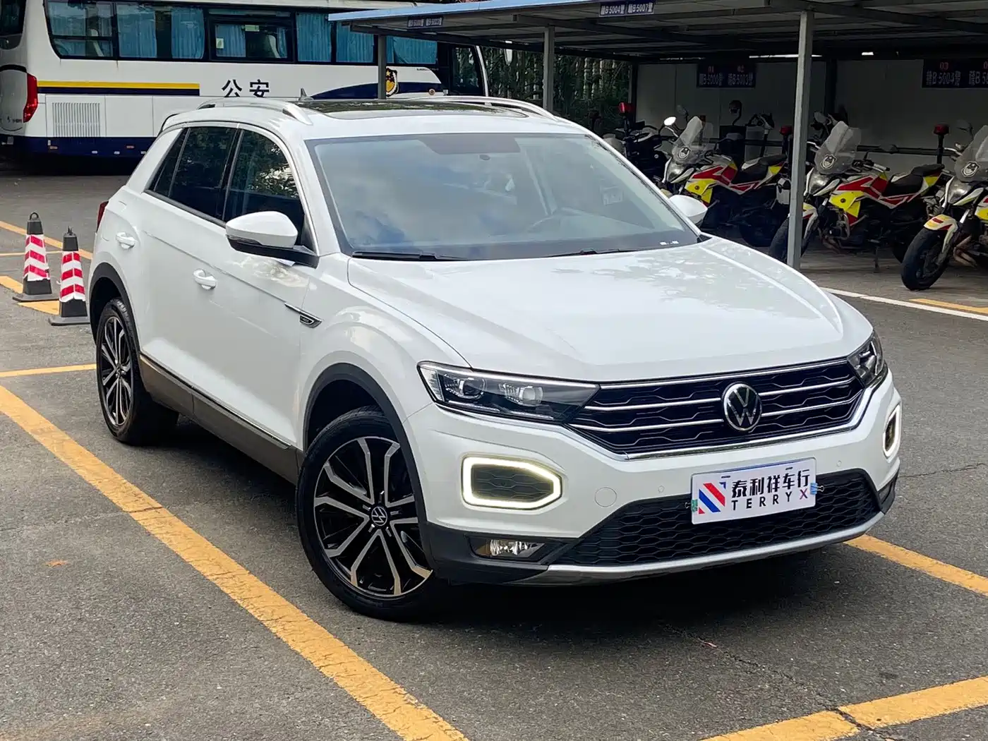 Photo 3 - Volkswagen T-ROC