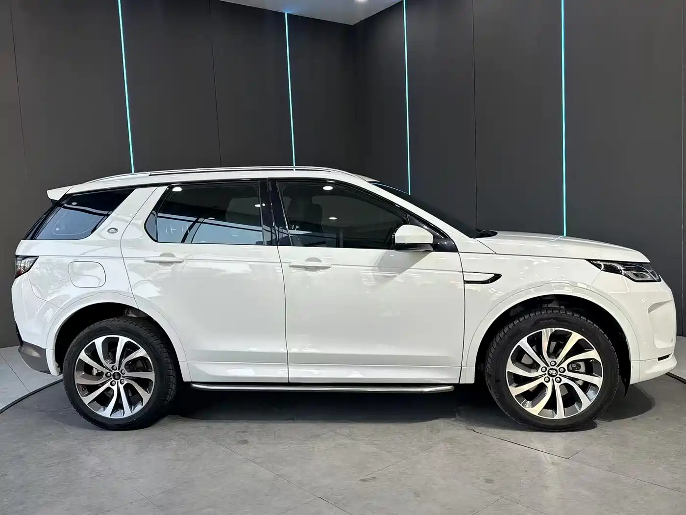 LAND ROVER DISCOVER SPORTS