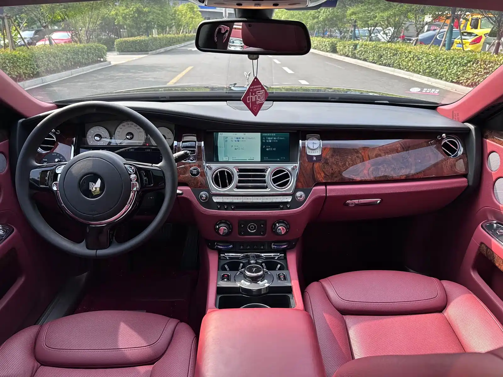 Фото 16 - Rolls-Royce Ghost