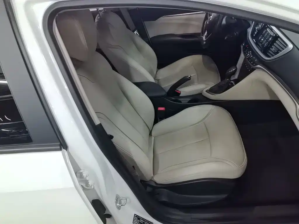 Фото 25 - Buick Excelle