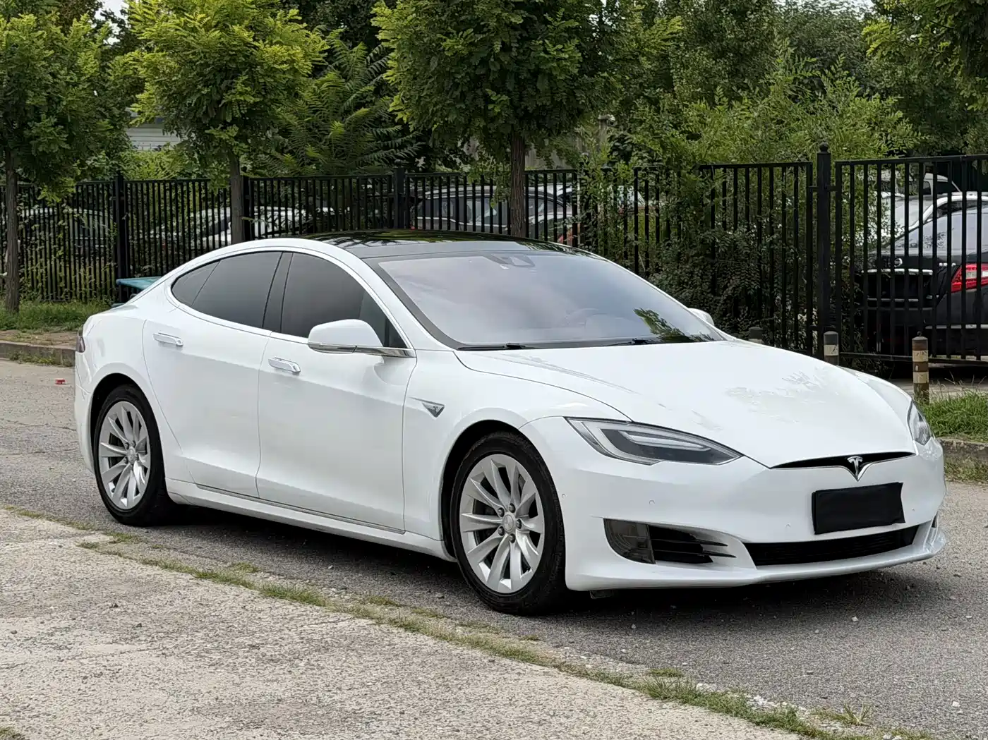 Photo 3 - Tesla Model S