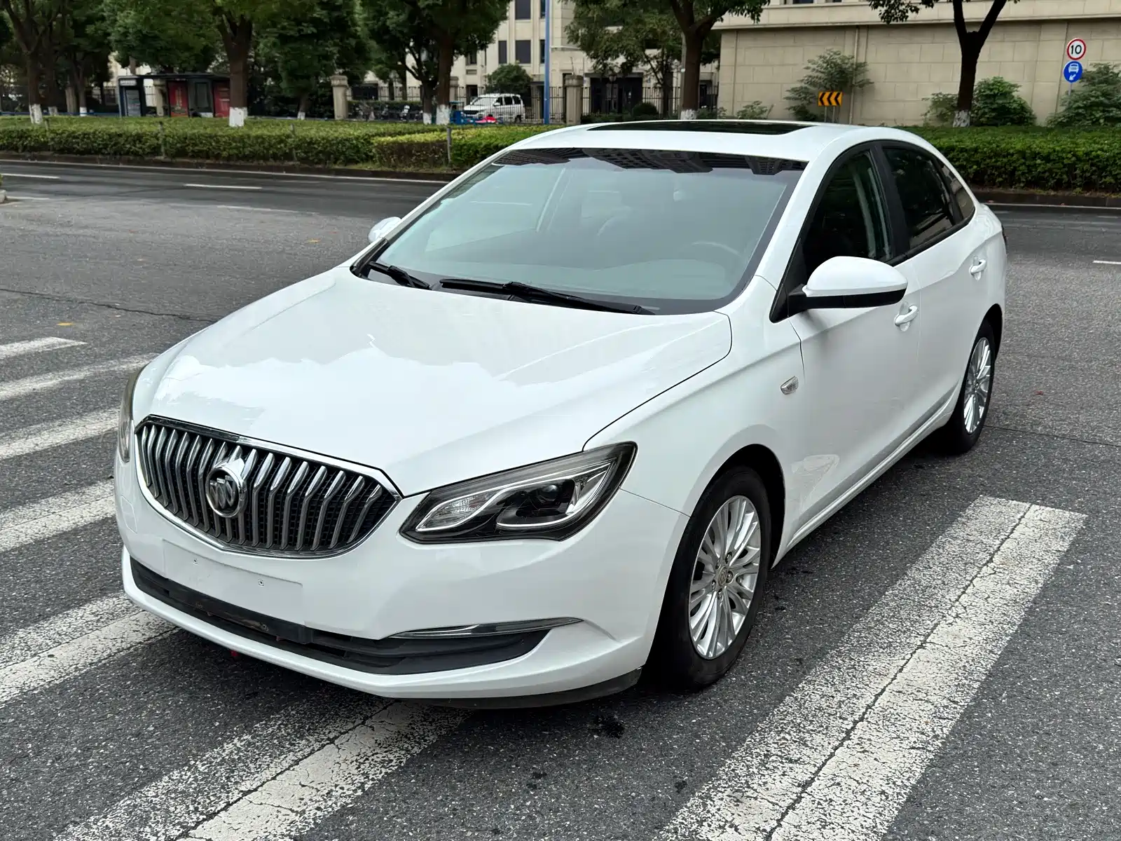 Фото 1 - Buick Excelle