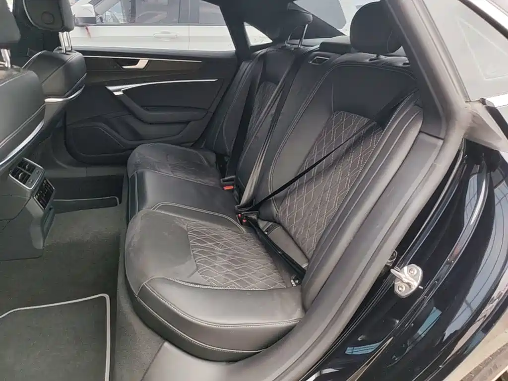Audi A7L 2022 2022 55 TFSI quattro S-line Zhiyuan Crystal Package