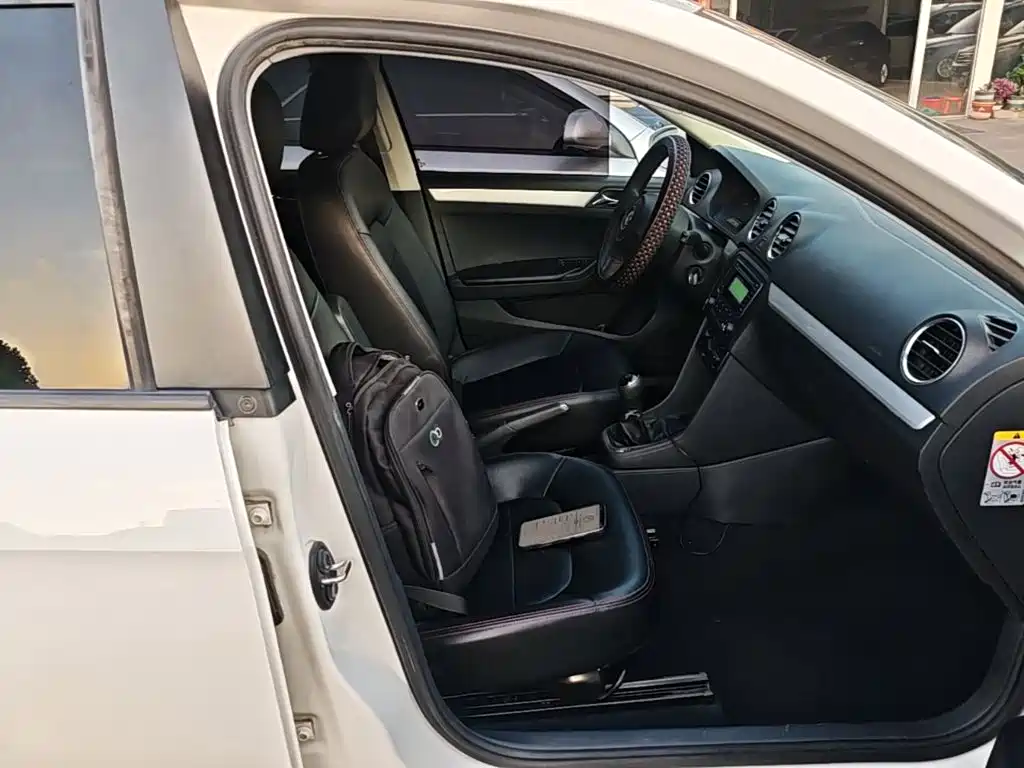 Фото 25 - Volkswagen Jetta