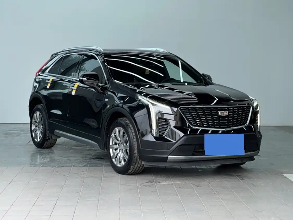 CADILLAC XT4