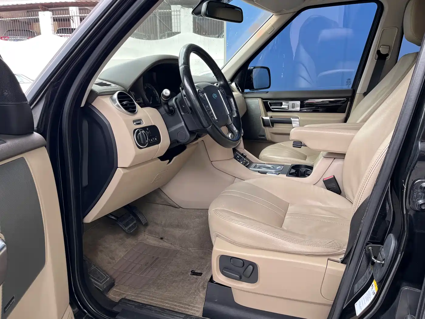 Land Rover Discovery 2013 3.0 SDV6 HSE Diesel фото 7