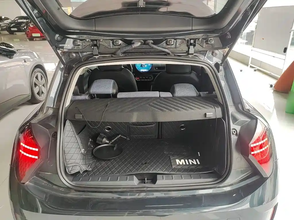 MINI Electric MINI COOPER 2025 2025 Model 456km COOPER E Classic