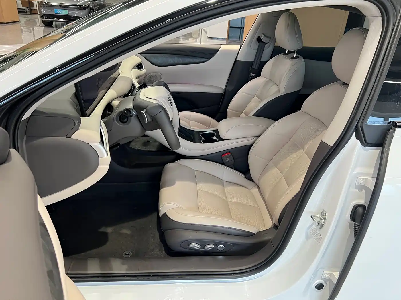 ZHIJI AUTOMOBILE ZHIJI L6