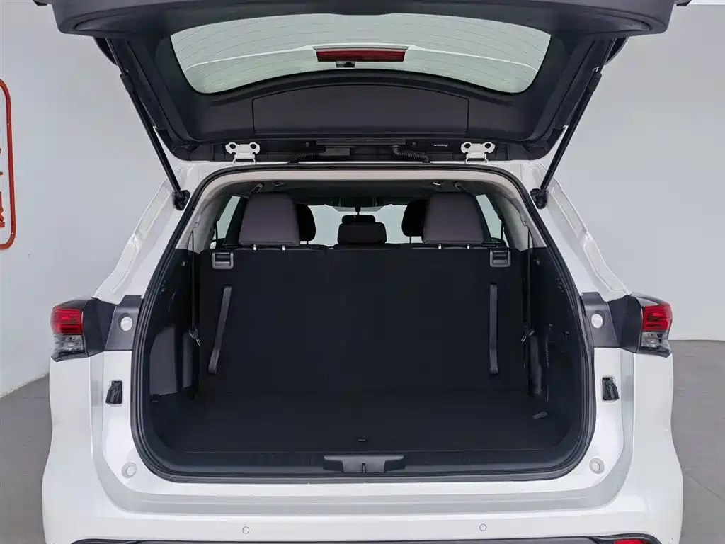 Toyota Highlander 2024 2.5L Smart Hybrid 4WD Elite 7-seater фото 16