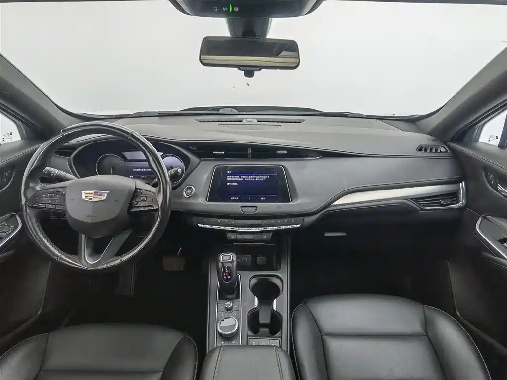 Cadillac XT4 2018 Model 28T 2WD Luxury фото 5