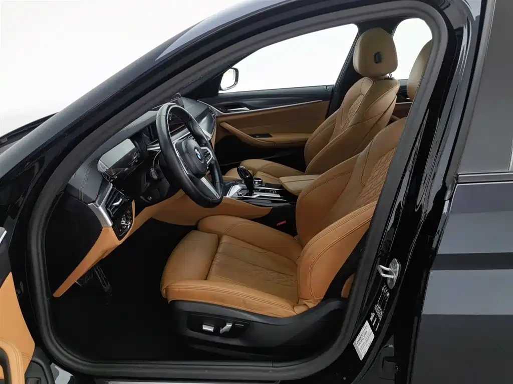 BMW 5 Series (Import) 2022 Model Second Facelift 525i M Sport Package фото 10