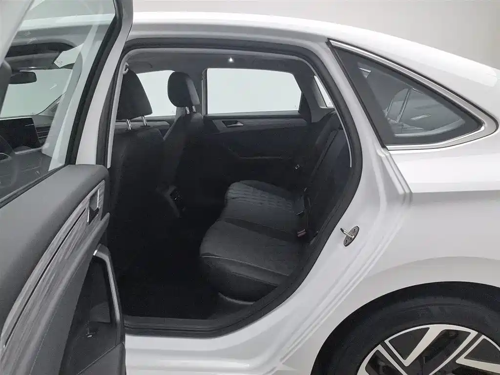 Volkswagen Sagitar 2023 Model Year 280TSI DSG Surpass Edition фото 15