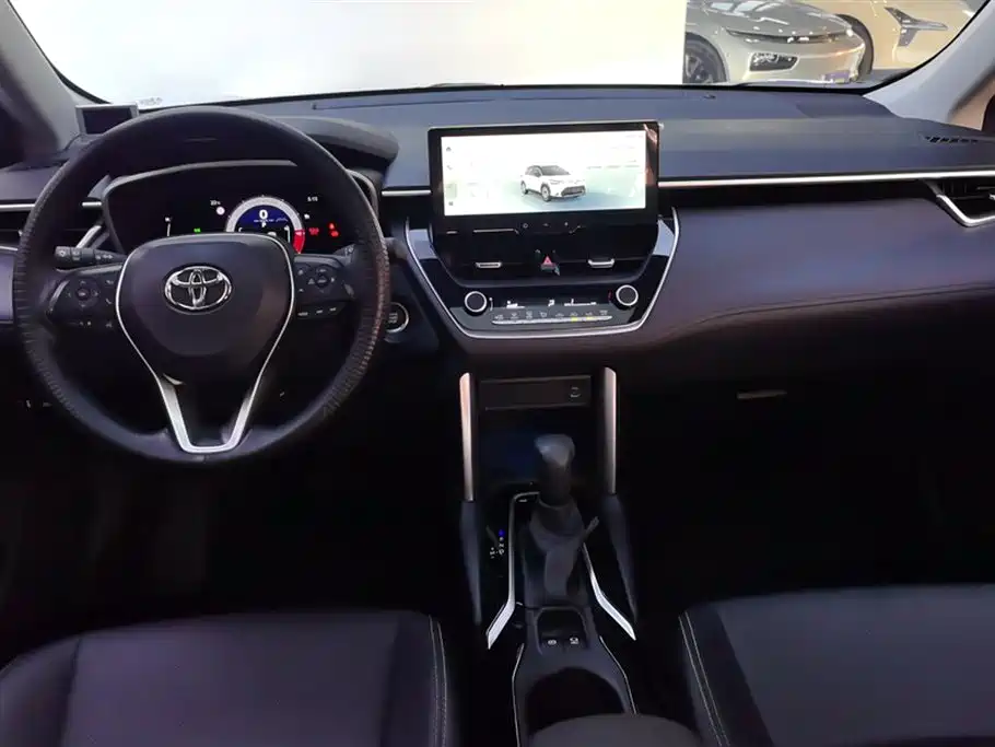 Toyota Frontlander 2023 2.0L CVT Luxury Edition фото 12