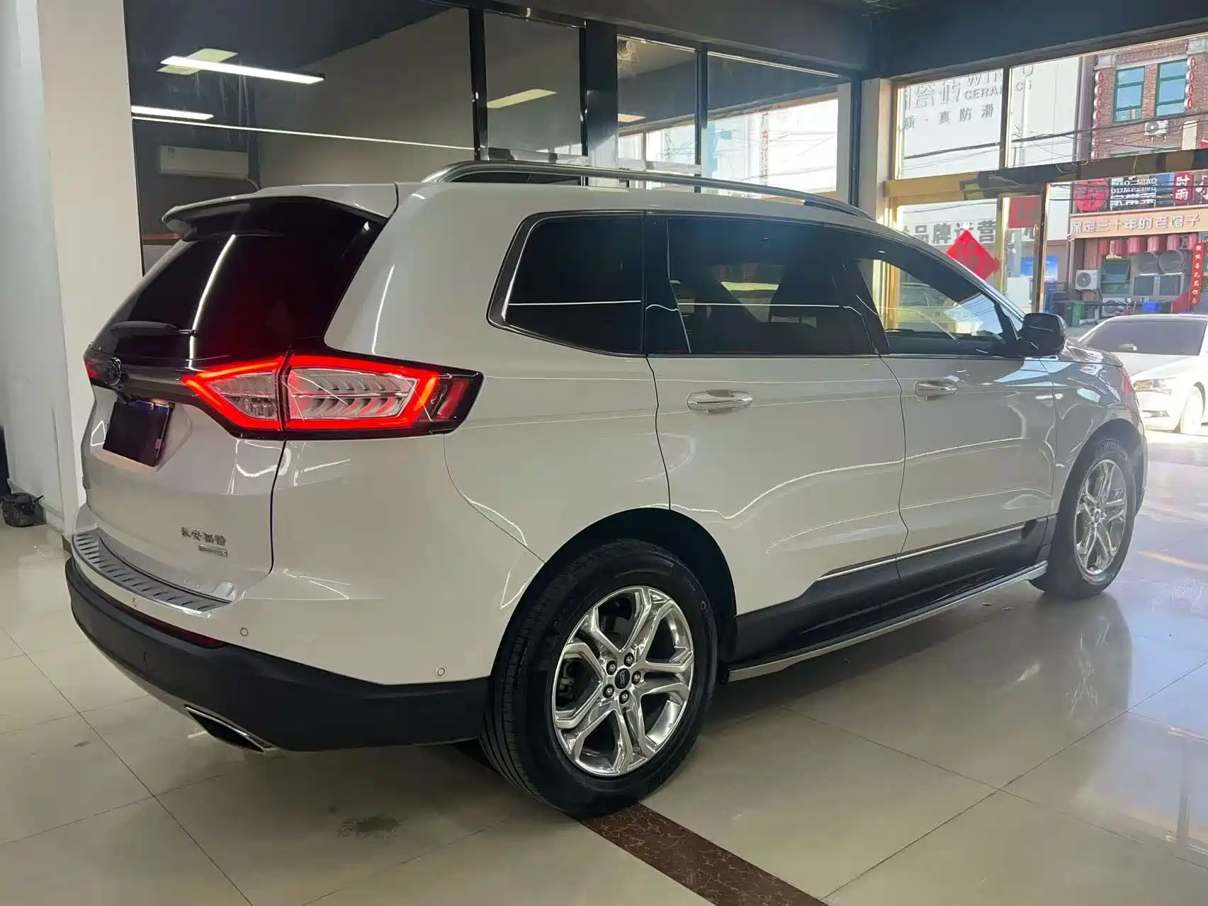Фото 3 - Ford Edge