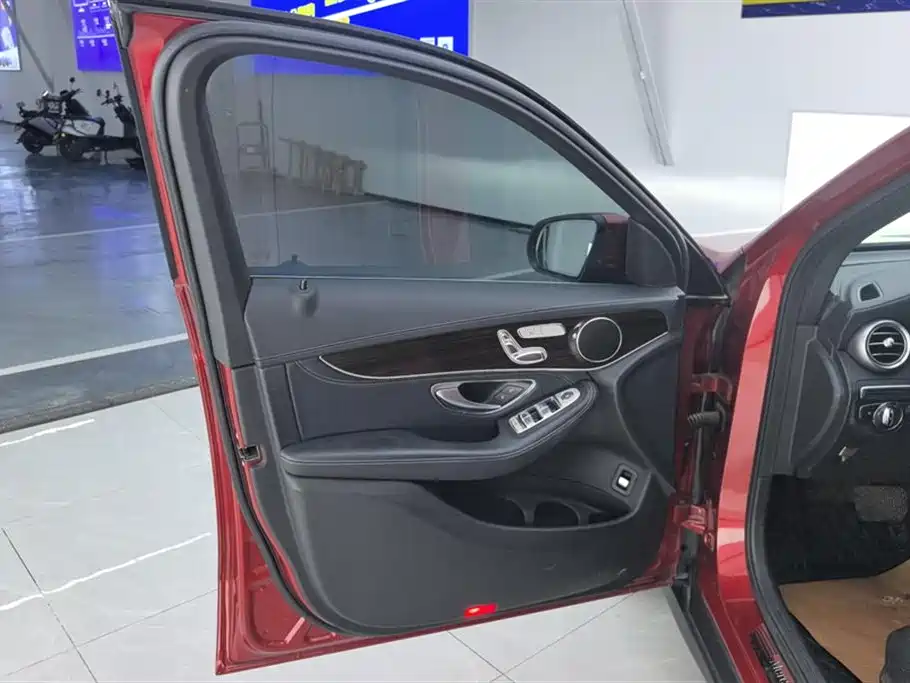 Mercedes-Benz GLC 2018 GLC 260 4MATIC Dynamic фото 7