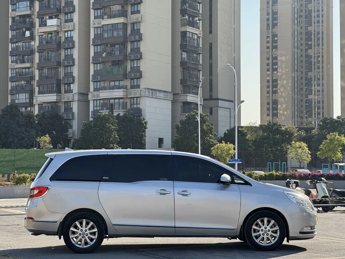Buick GL8 2011 3.0L XT Luxury Business Flagship фото 7